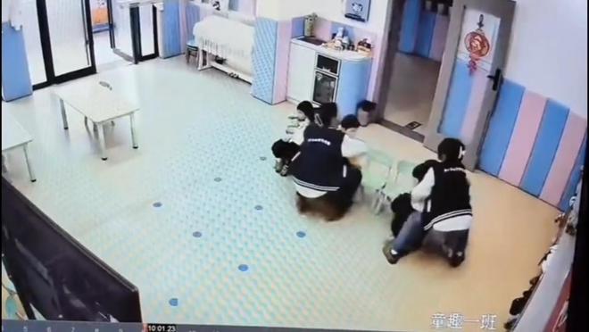 生后续来了！网友表示：这嘉奖是不是低了麻将胡了试玩平台地震中高中生背起同学逃(图6)