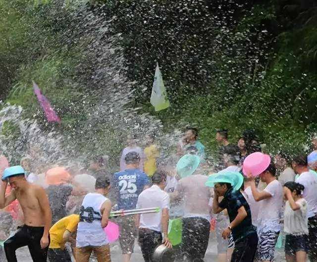 疯狂？芭提雅背后全是套路看完你还敢来吗？PG麻将胡了免费试玩模拟器泰国夜生活有多(图4)